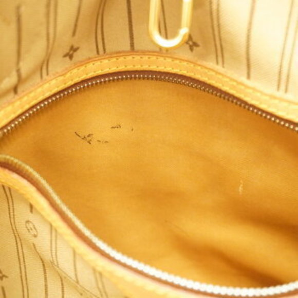 Louis Vuitton Monogram Neverfull MM Tote Bag - Picture 9 of 15